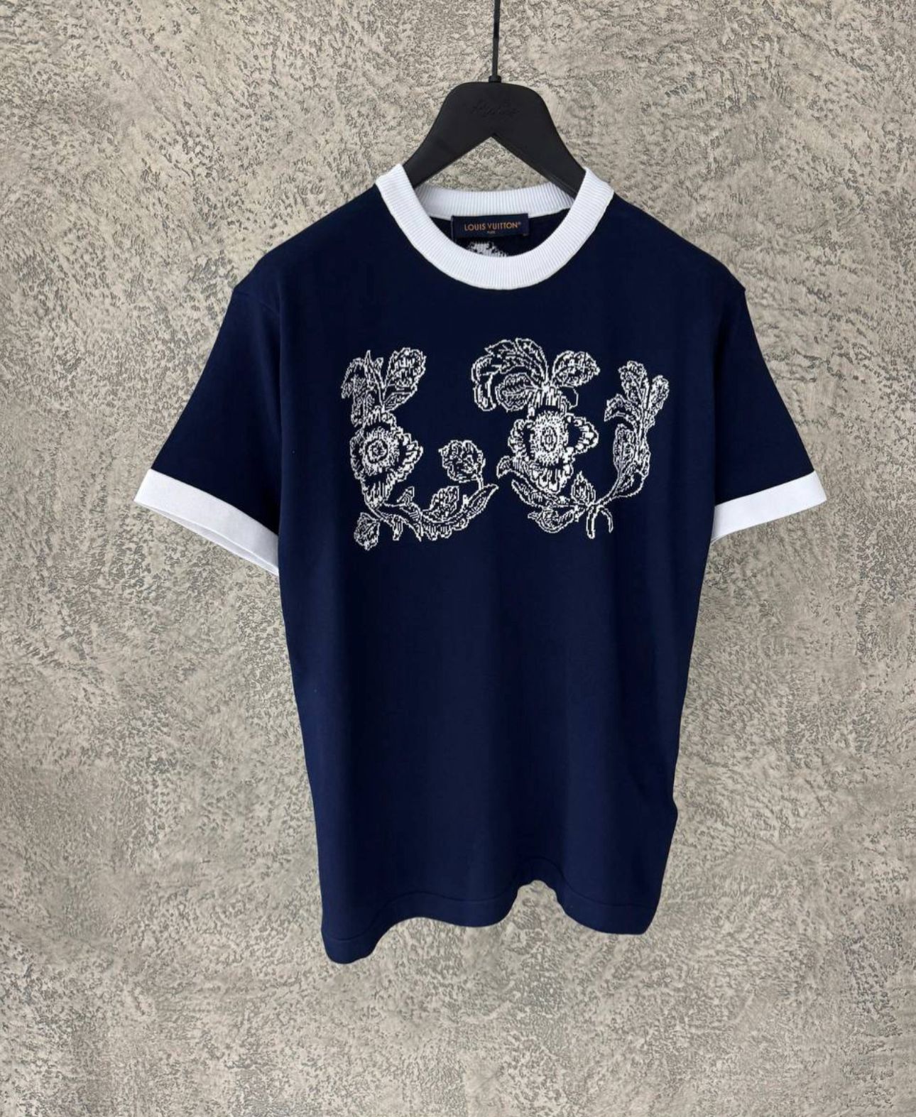 CAMISETA AZUL LV BLANCO