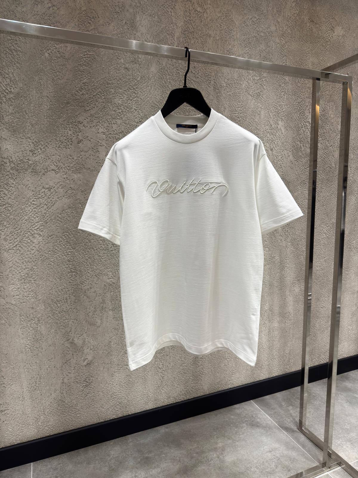 Louis Vuitton 056