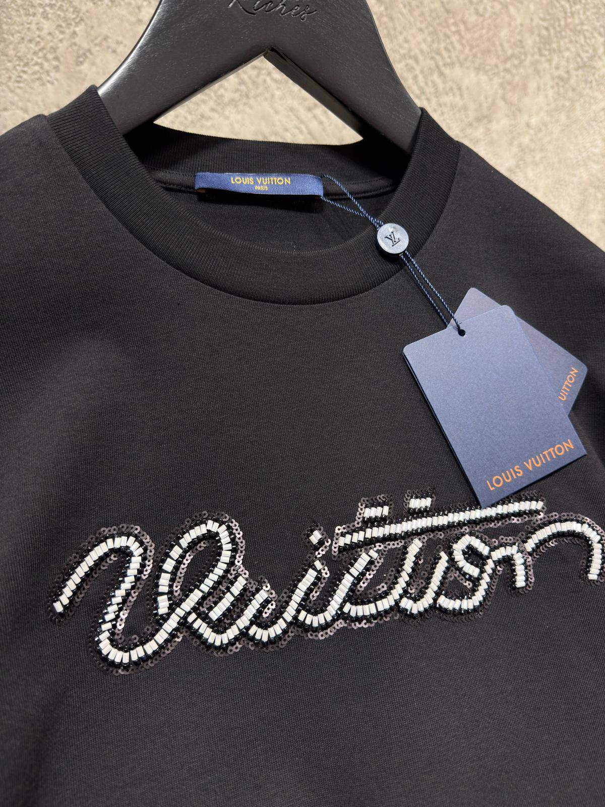 Louis Vuitton 057
