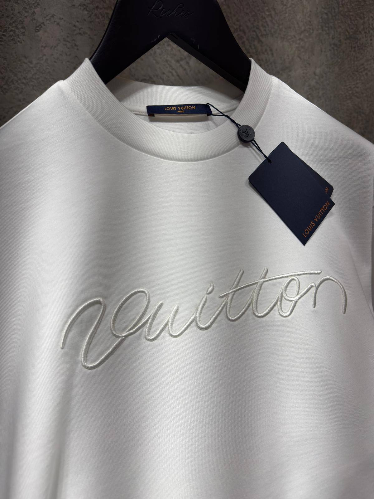 Louis Vuitton 056