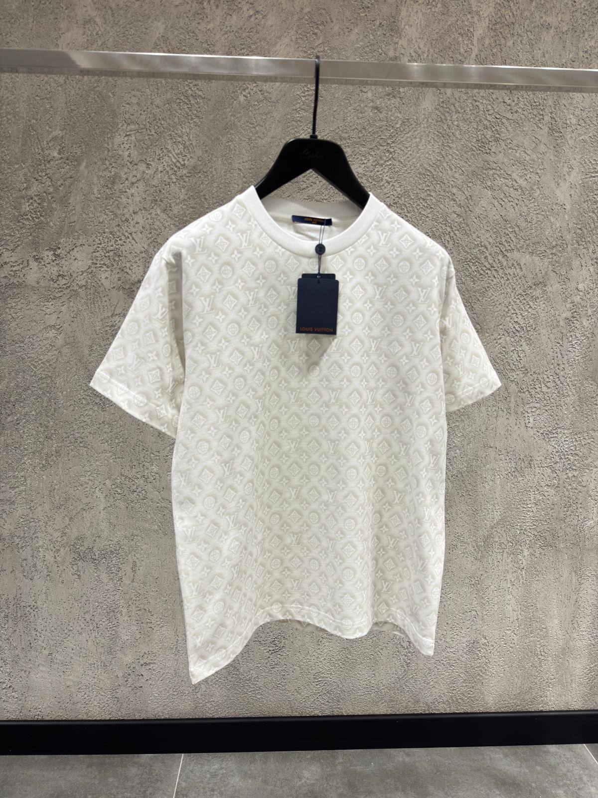 Louis Vuitton 050