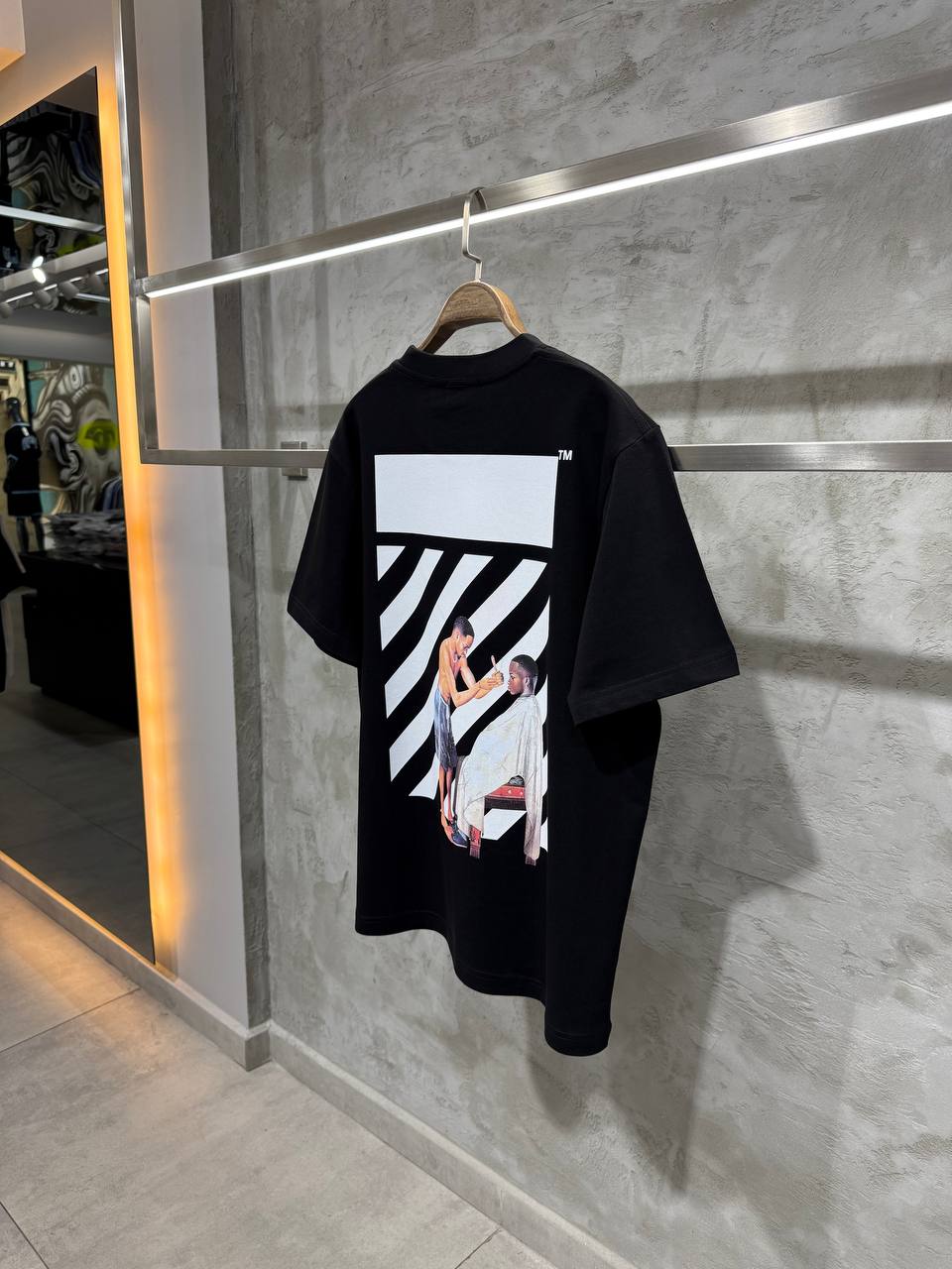 Camiseta off white 022