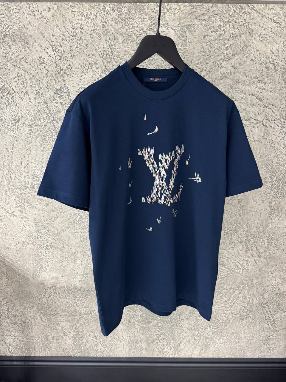 CAMISETA AZUL LV DE VELEROS