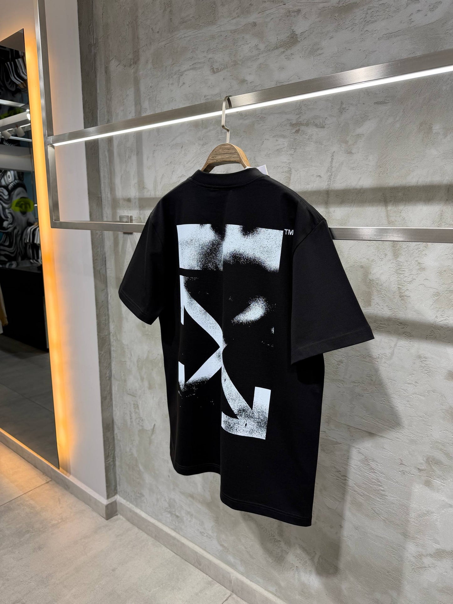 Camiseta off white 019